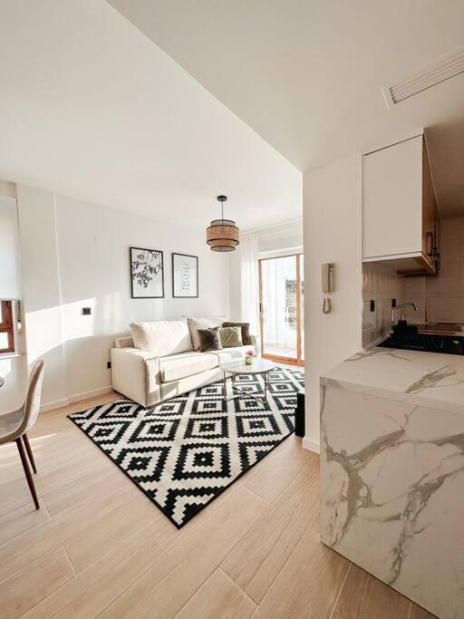 Precioso Apartamento Con Piscina Y Vistas アリカンテ エクステリア 写真
